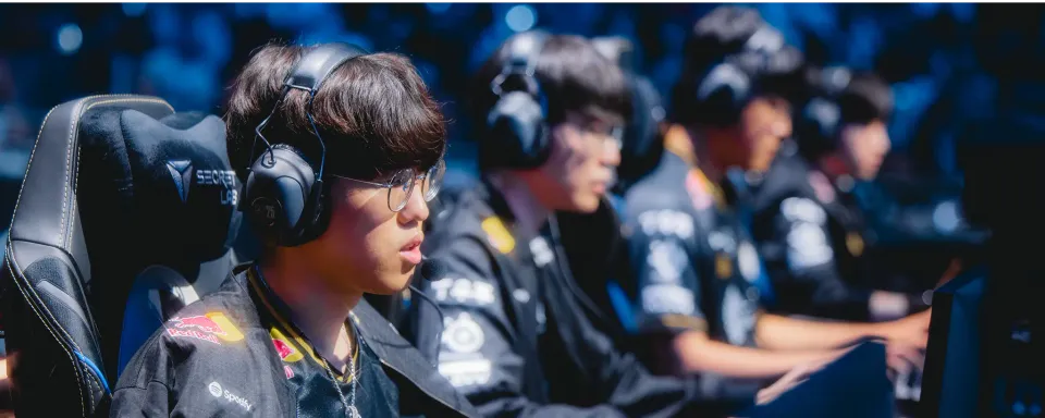 T1 besiegt Anyone’s Legend und erreicht das Halbfinale der Worlds 2025