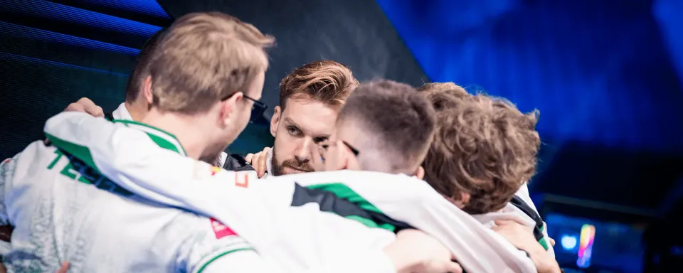 Predicción y Análisis del Partido Falcons vs Spirit — Intel Extreme Masters Chengdu 2025