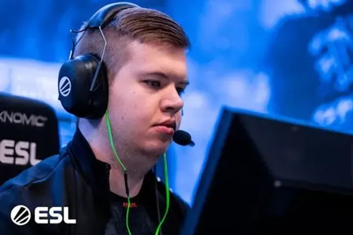 Swedish slap coach leaves EYEBALLERS after two years