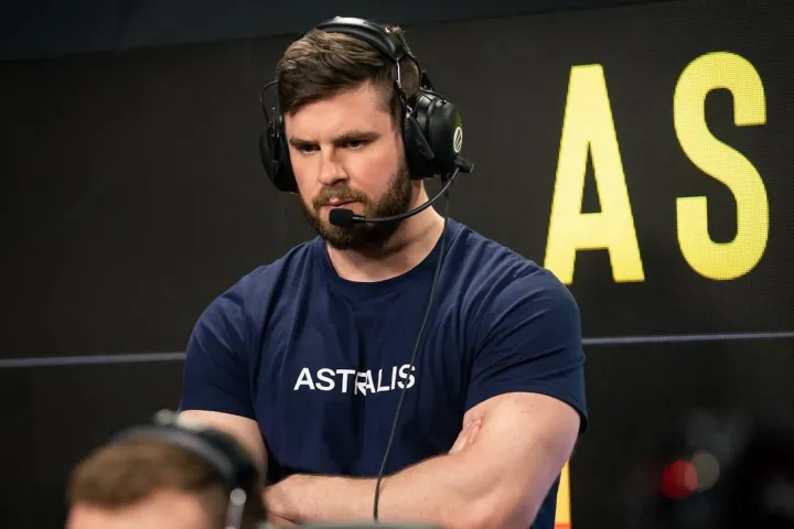  Ehemaliger Astralis-Coach Trace analysiert die taktische AWP-Save-Entscheidung von G2