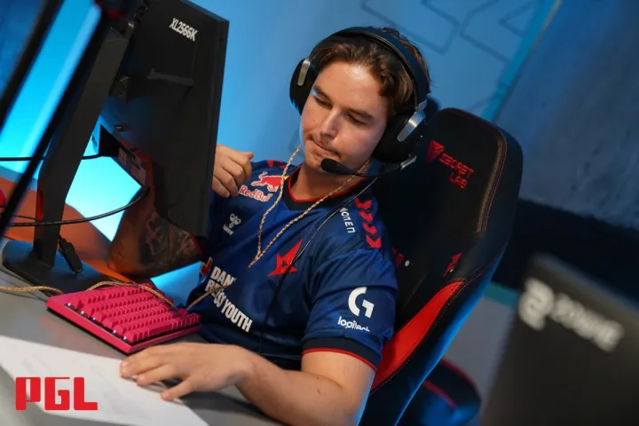 dev1ce hat das Spiel im letzten Jahr auf IEM Chengdu 2024 gespielt
