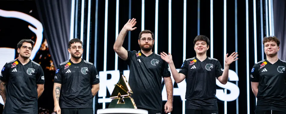 Faworyci Turnieju CS2: Kursy 1xBit dla Czołowych Drużyn