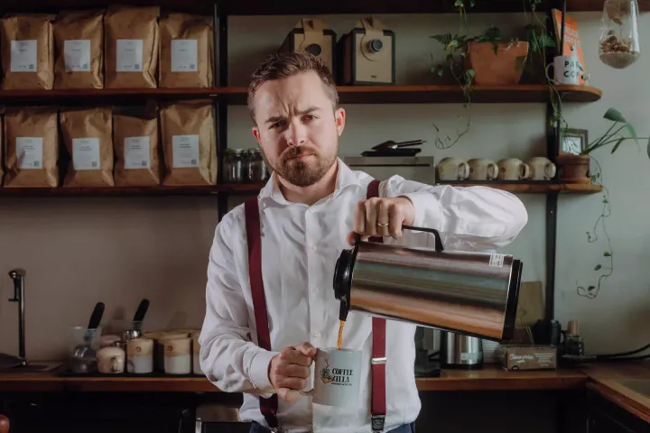 Coffeezilla занурюється в азартні ігри у Counter-Strike