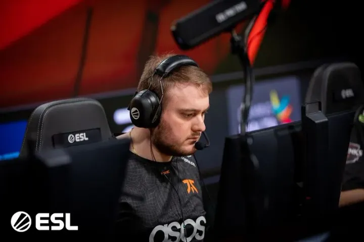 ALEX расторг контракт с fnatic