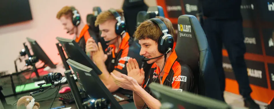 NAVI сыграет с B8 за выход в StarLadder Budapest Major 2025 Stage 3