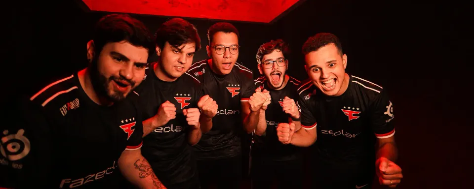 Прогноз и анализ матча w7m esports против FaZe Clan - Южноамериканская лига 2025 - Плей-офф региональных финалов