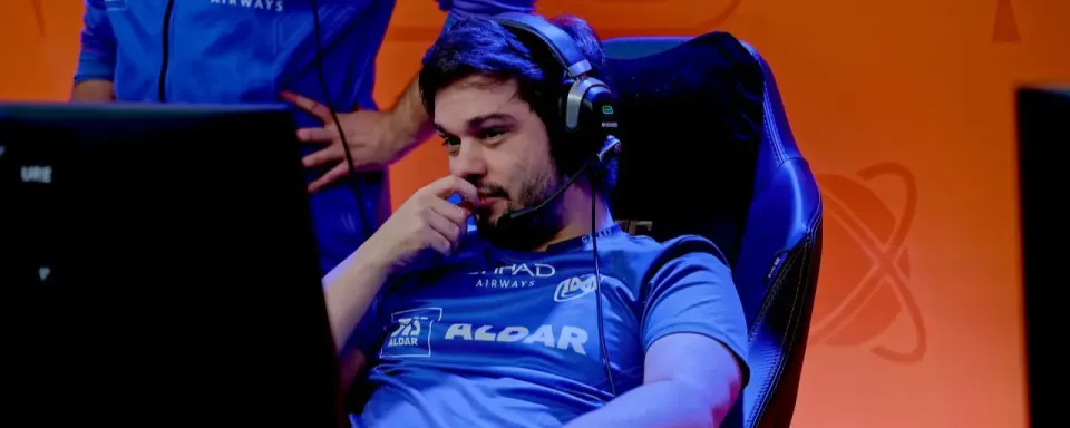 Nigma Galaxy se despede de Tobi após término do período de teste