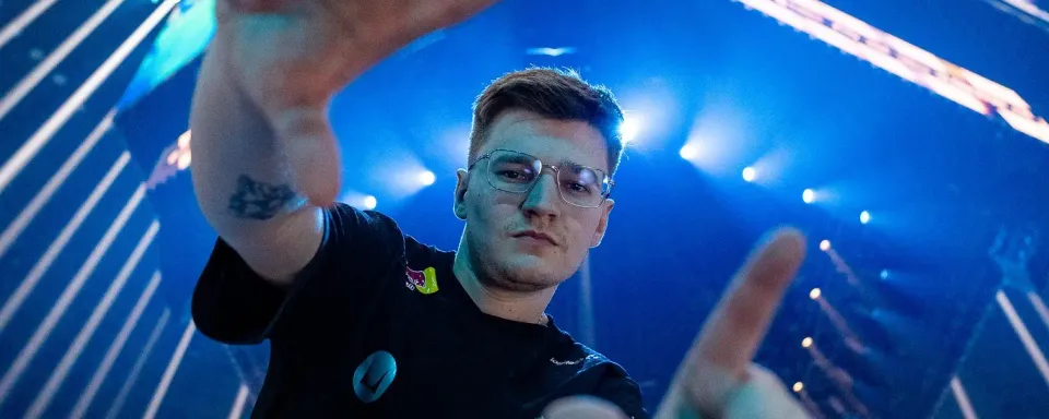 Team Falcons dan G2 Esports akan bertanding di grand final Europe MENA League 2025: Regional Finals