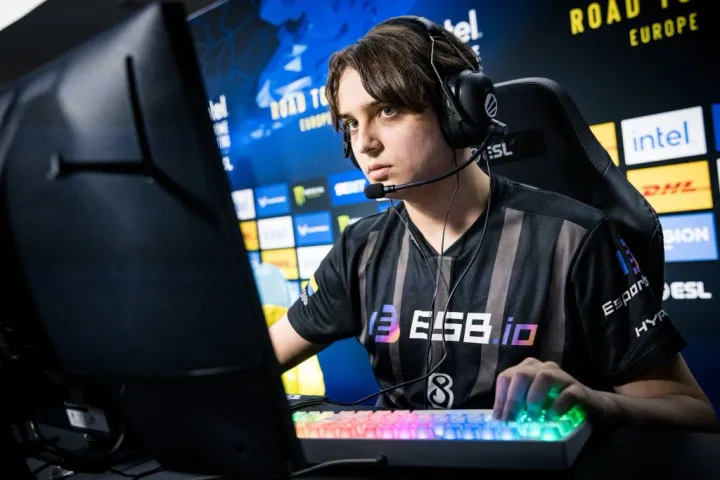 ECF triunfa sobre os Gaimin Gladiators e avança para os Playoffs do Elisa Invitational