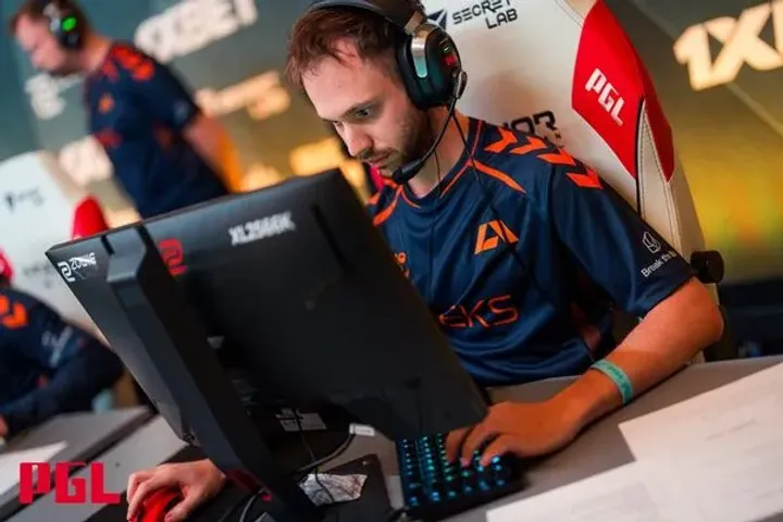 STYKO leaves Apeks by mutual agreement