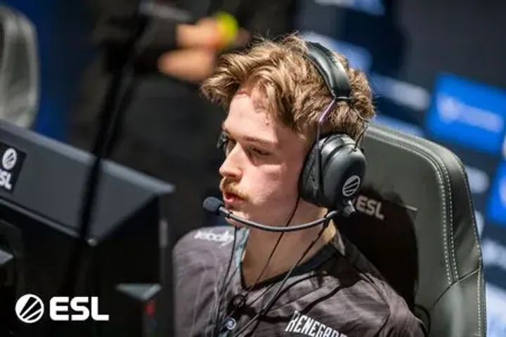 FlyQuest доминирует над BOSS на ESL Pro League Season 19