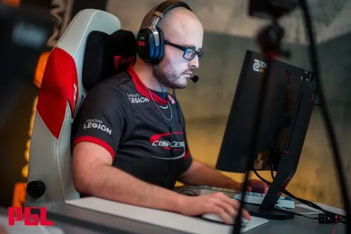 Grim powers through food poisoning to lead Complexity to victory over NAVI at ESL Pro League