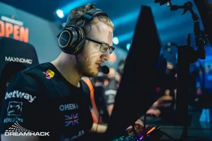 Чутки: smooya не отримає призових від FORZE за гру на EPL Season 19