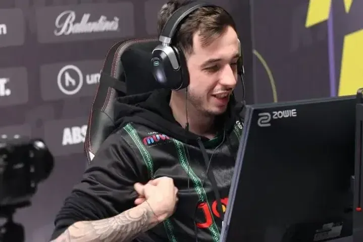 KennyS associou-se à NextGenZ para lançar um skin na oficina