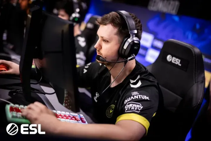 Mezii sobre a época sem troféus do Vitality: "É difícil dizer que foi uma desilusão"