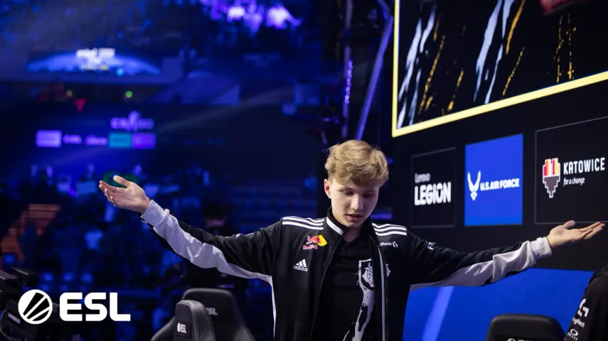 m0NESY продемонстрировал баг со смоком на Inferno