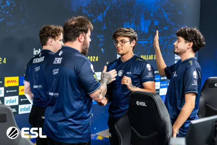 Quanto é que as equipas de CS2 ganham mensalmente