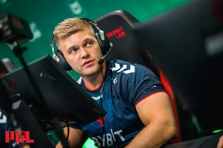 blameF on dev1ce: "I do believe he will become one of the best AWPers"