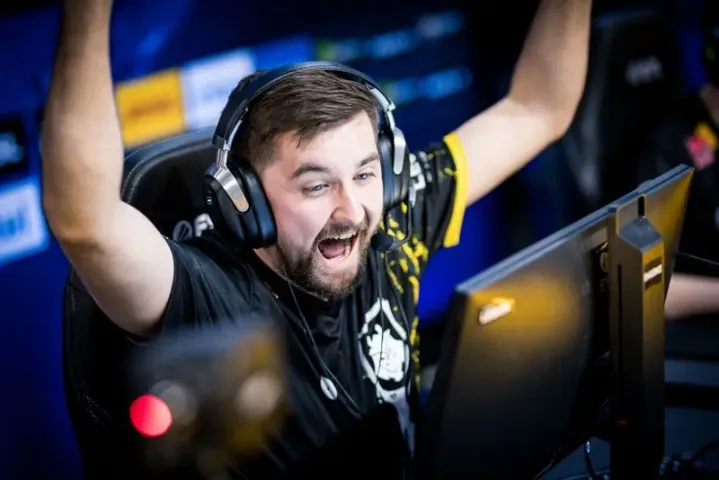 HooXi: "A contratação de Snax como capitão é um erro por parte do G2"