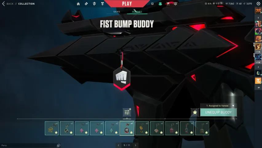 Гравець Valorant отримав ексклюзивний Fist Bump Gun Buddy від співробітника Riot Games