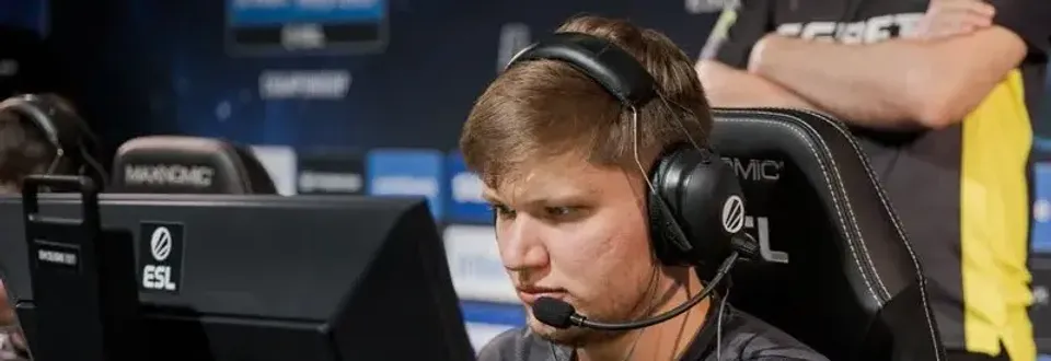 Osoby wtajemniczone podały kwotę wykupu s1mple od NAVI