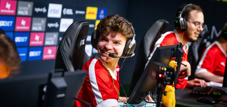 MOUZ besiegt Rooster in einem harten Spiel der ESL Pro League S20-Gruppenphase