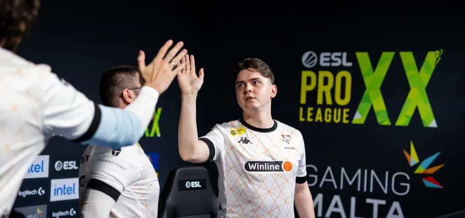 Virtus.pro besiegt RED Canids bei der ESL Pro League S20