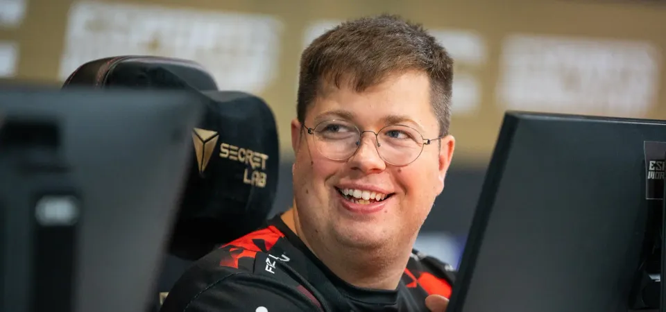 karrigan, ESL Pro League'in belirleyici maçlarından önce device'a zor bir anda destek oldu