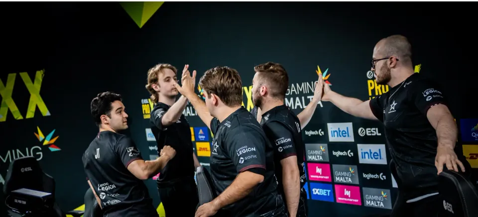 Complexity, Astralis'i Yenerek ESL Pro League Playoff Şansını Canlı Tutuyor