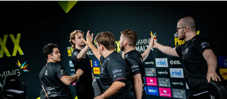 Complexity conserve ses chances de participer aux play-offs de l'ESL Pro League en battant Astralis