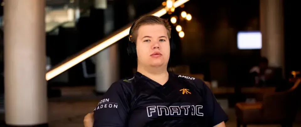 JW troça da nova remodelação dos Astralis mencionando GODSENT 