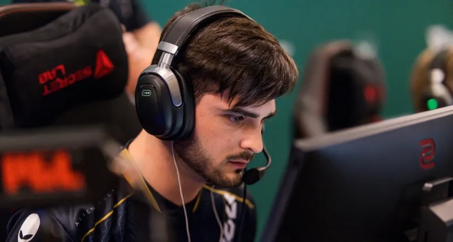 Shox left his own organization