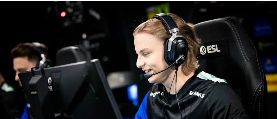 NAVI advanced to the finals of ESL Pro League Season 20 with a win over G2