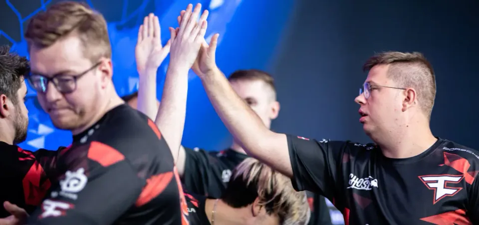 G2 против FaZe – кто имеет больше шансов пройти в полуфинал IEM Dallas 2023? Прогноз и аналитика матча