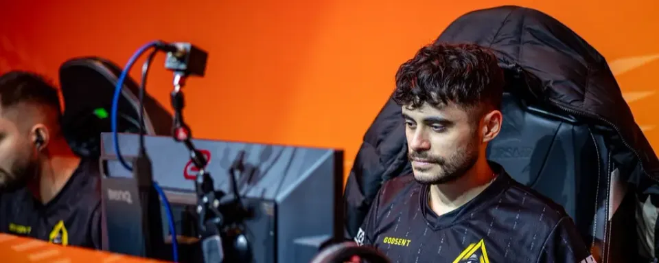 Golden se unió a SAW como entrenador del equipo de CS2