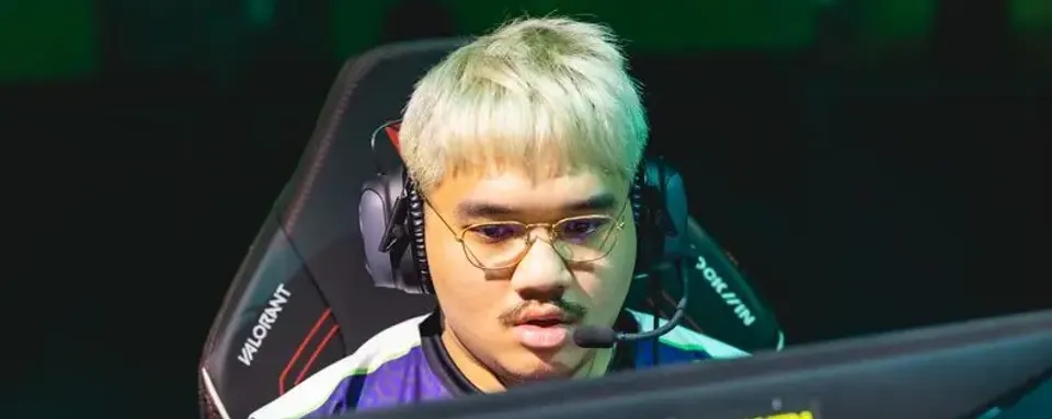 Jawgemo from G2 Esports wins esports awards 2024 in the "Esports Play of the Year" category