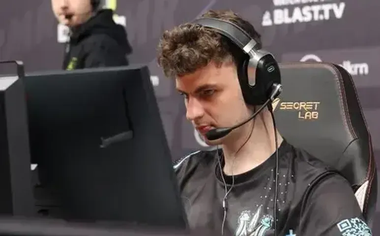 "I played one MM and got banned for eight days, so now I'm taking a break from Counter-Strike 2" — Woro2k about his first experience in CS2