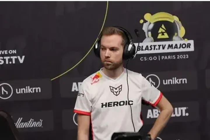 Xizt: "Хоть кто-то действительно наслаждается игрой в Counter-Strike 2?"